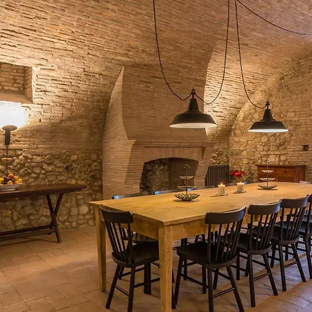 Podere Fabbrica 12, Emma Vila