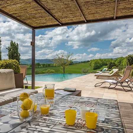 Podere Fabbrica 12, Emma Vila