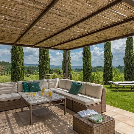 Podere Fabbrica 12, Emma Vila